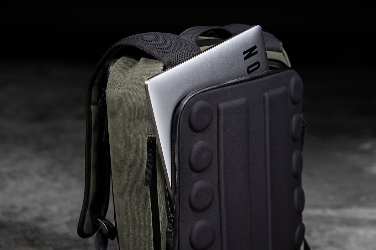 Nobull Waxed Canvas Men's Backpacks Olive | Australia (CZ8097)
